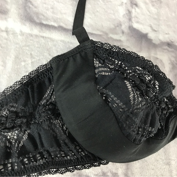 Victoria’s Secret Very Sexy Crochet‎ Bra Push-Up without Padding - Picture 2 of 11